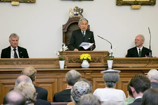 His Majesty delivers the keynote lecture at the Linnean Society of London. (29 May) 