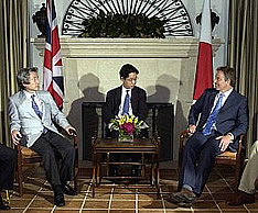 Prime Ministers Koizumi and Blair held talks during the G8 Summit