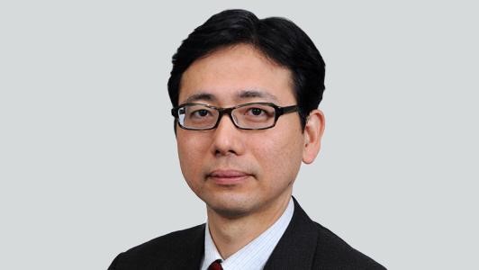 Img:Japanese man wearing glasses