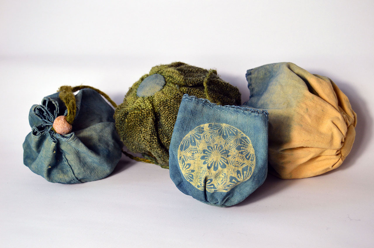 IMG: Four stencil onion bags