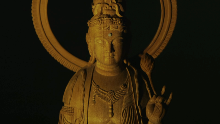IMG: Wooden Kannon stature