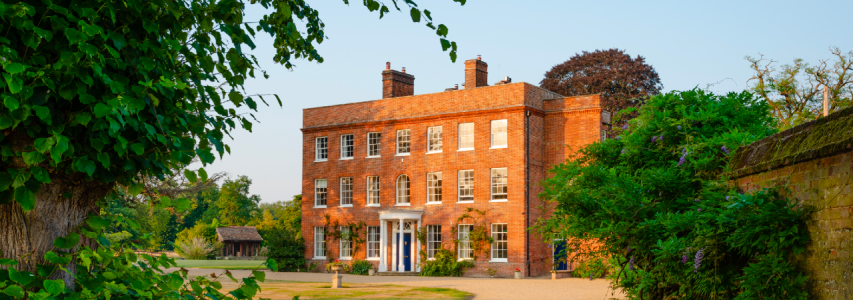 Img:Red Brick Building
                    