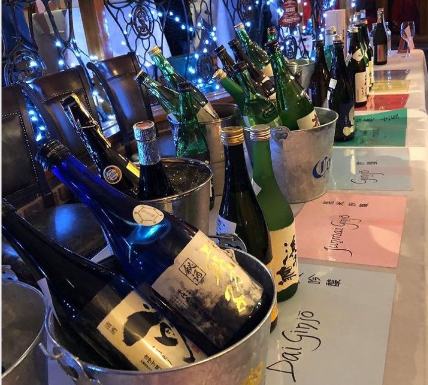 Img:Sake in the backets by category
