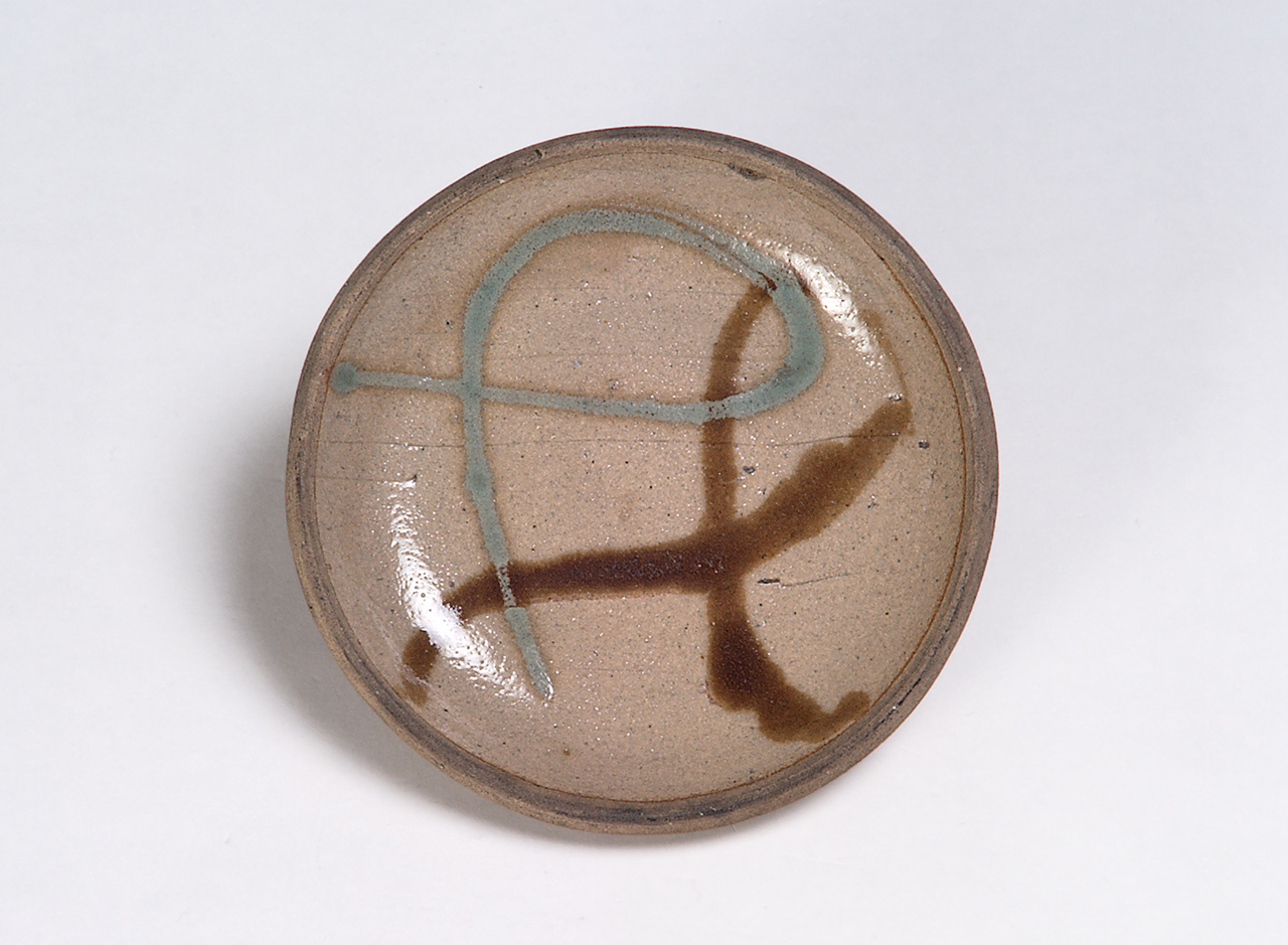 Img: earthy color plate