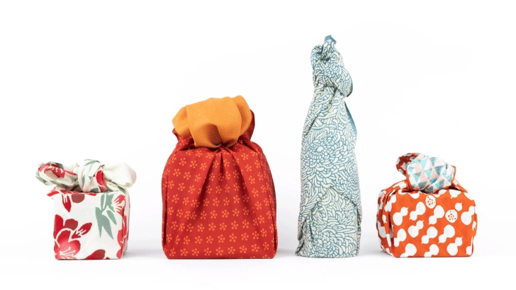 IMG:4 objects wrapped by Furoshiki
