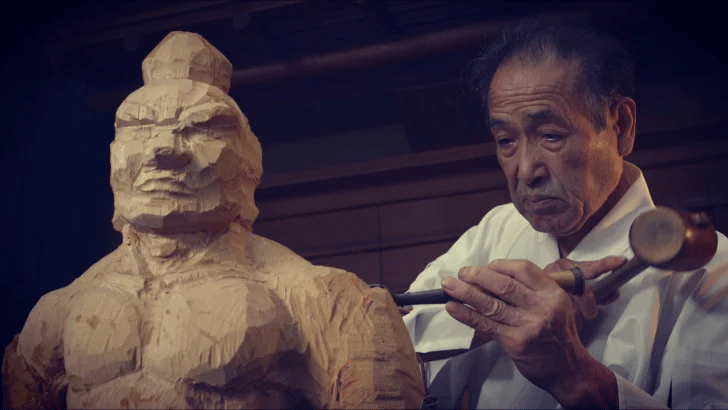 Img:ceating wood budda