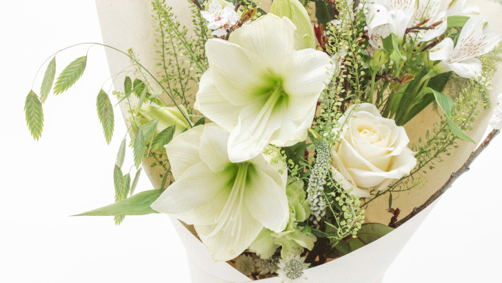 Img:white flour bouqet