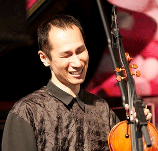 Img:Man with Violine