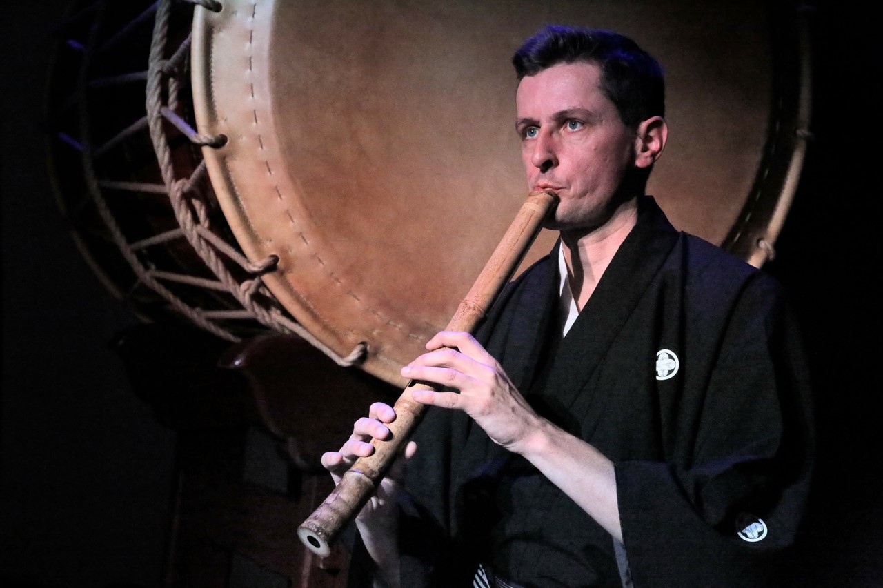 Img:Man in Kimono with Bamboo flute