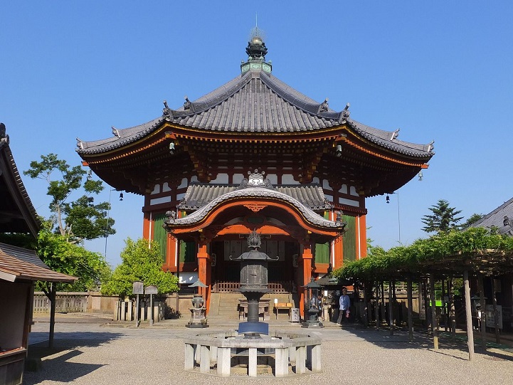 Performing Memory: Artistic Production and Religious Practice at the Kofukuji Nan’endo – with Yen-Yi Chan