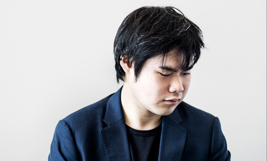 Nobu plays Rachmaninov