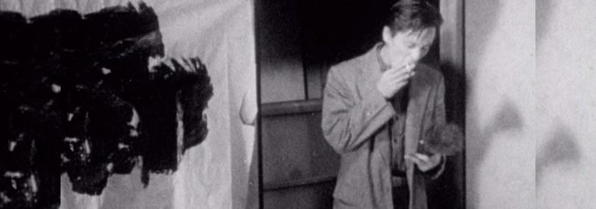 Img: Man smoking a cigarette