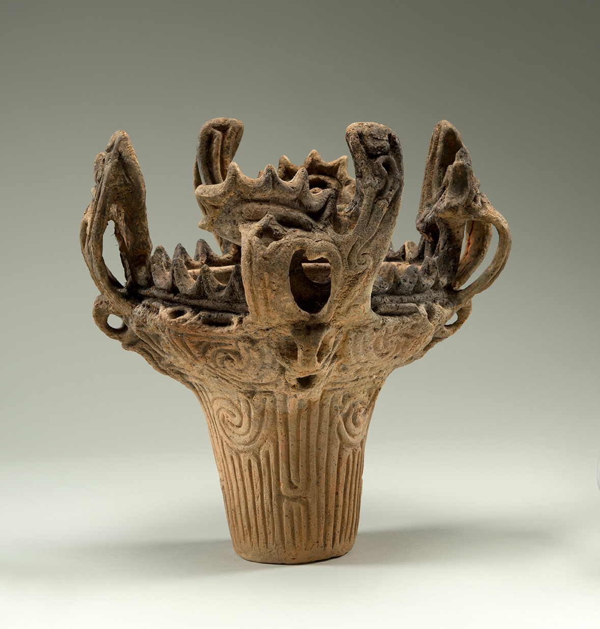 Img: Flame pot at IWANOHARA site by NAGAOKA city_photo by Tadahiro Ogawa