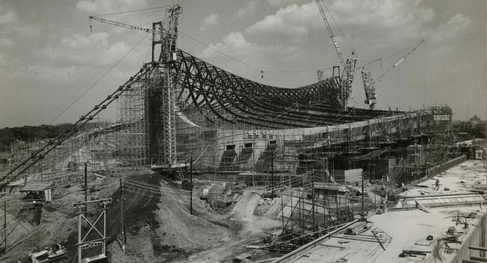 Img: Large arena under construction