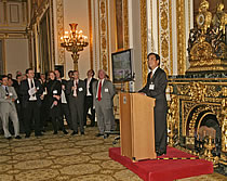 Minister Kishino delivers a speech 